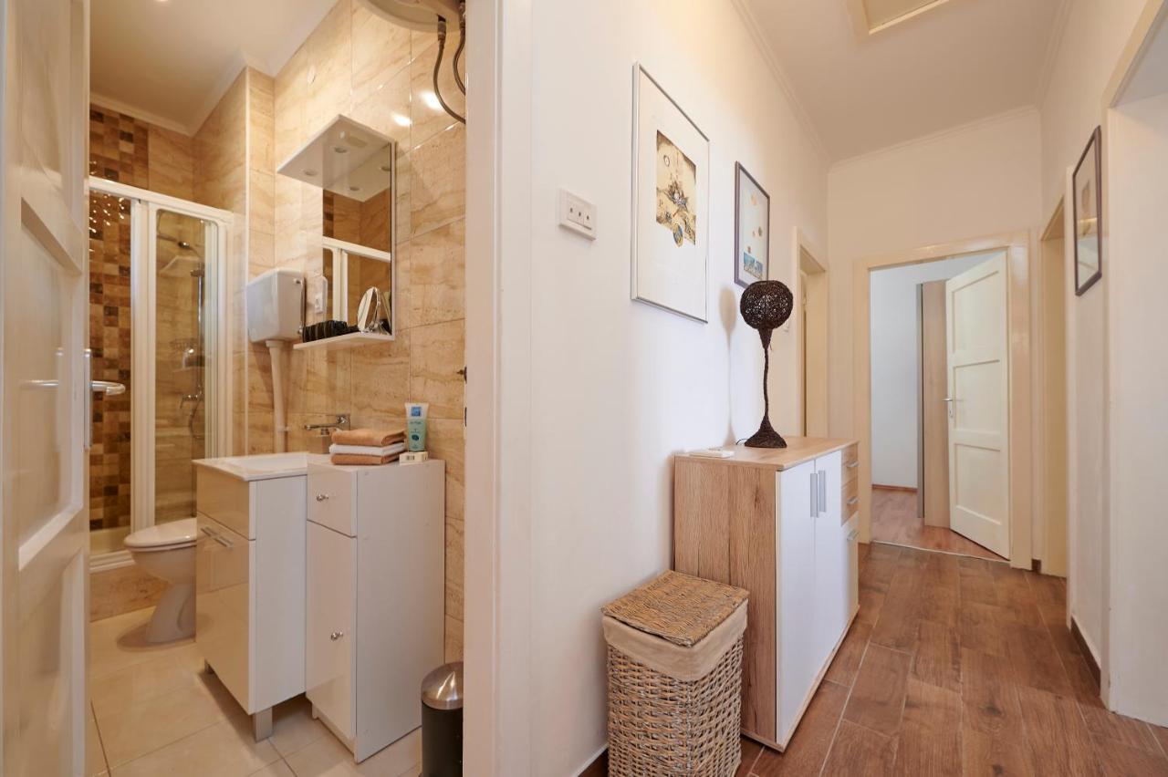 Unique House Split Villa Екстериор снимка